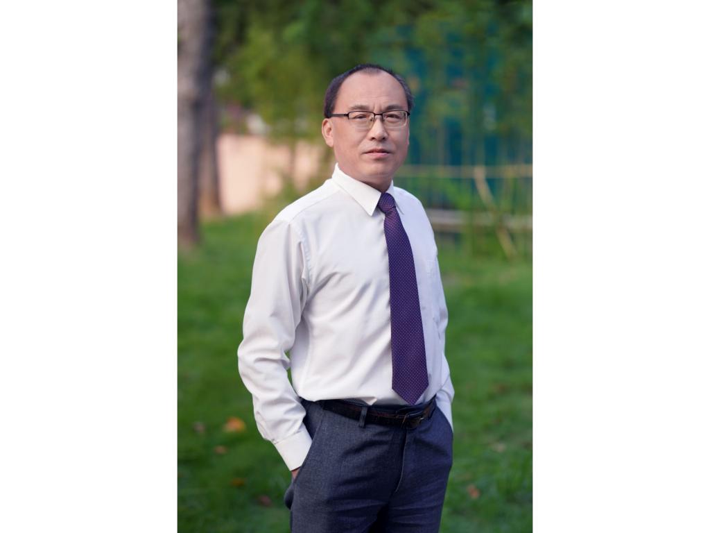 陈如毅 中文系系主任